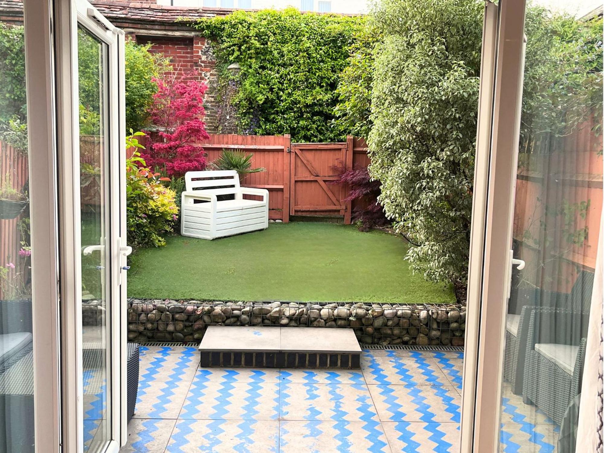 Jekyll'S On Hyde - Spacious Town House - Central Winchester - Free Parking, Sleeps 5 - By Xplus Stays Bagian luar foto
